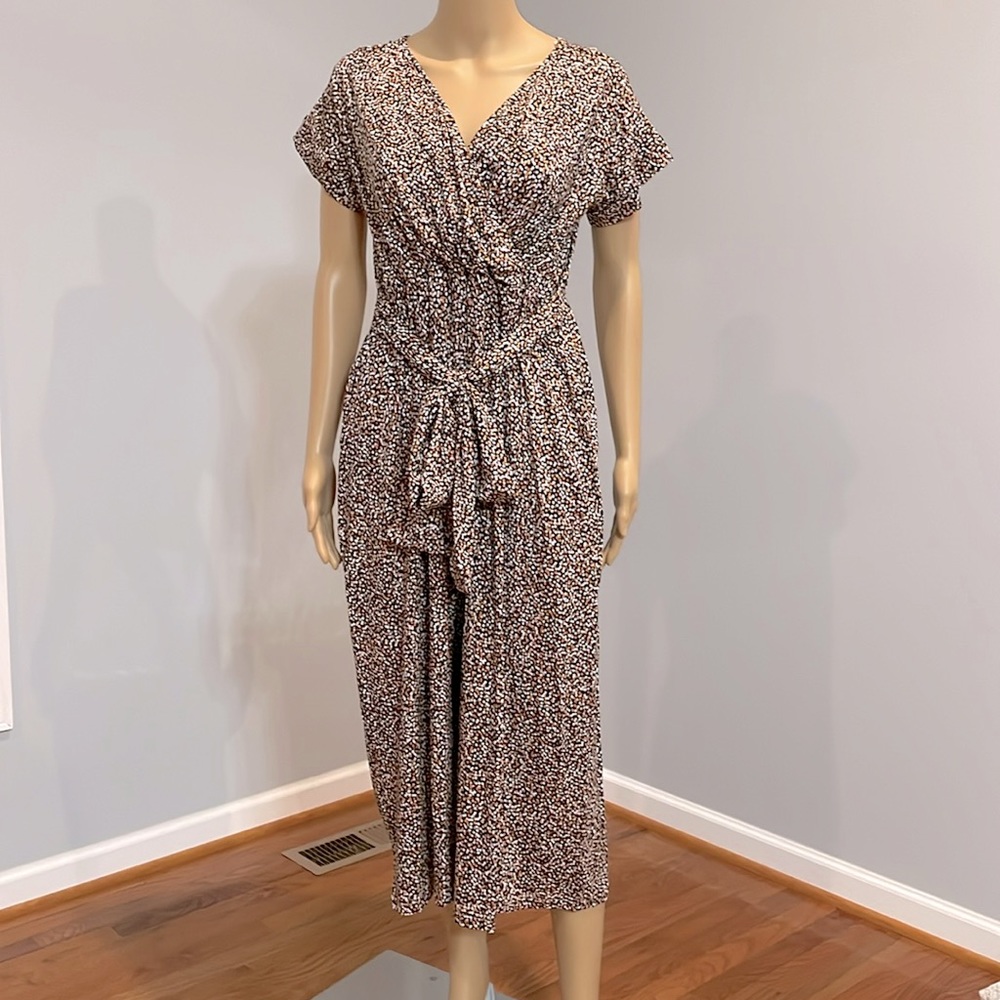 Latched Mama V-Neck Nursing Jumpsuit Romper 2 Pockets Elastic Waist‎ with Belt